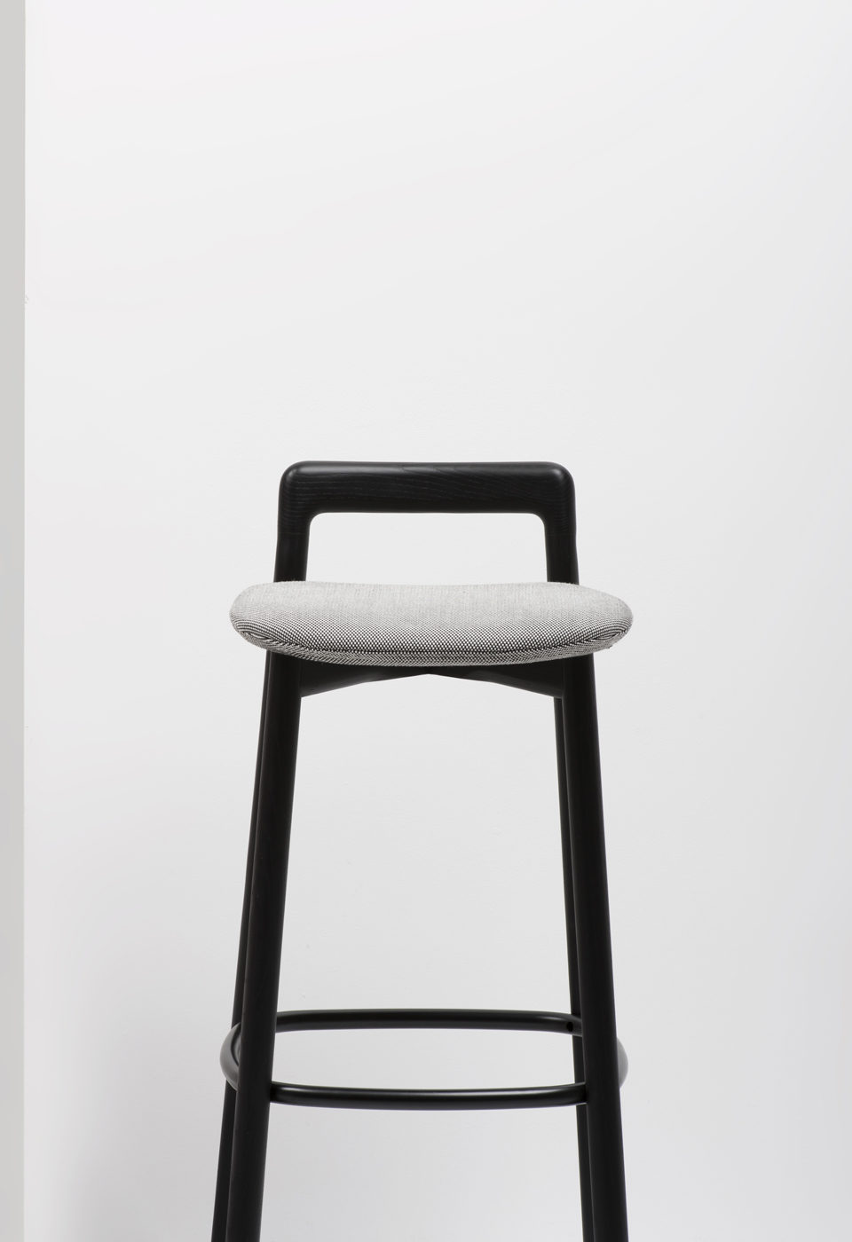 乐竞平台 - 坐具|吧椅/凳子|办公家具|设计师家具|布兰卡吧椅